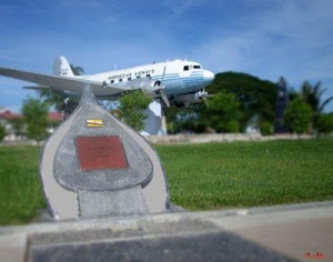 http://dessy-mulyana.blogspot.com/2012/09/pesawat-pemberian-rakyat-aceh.html